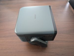 Epson EpicVision EF-22N Beamer seitliche Ansicht