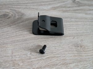 Gürtelclip des LiTHELi U20DD00-0U120 Akku-Bohrschraubers entpackt