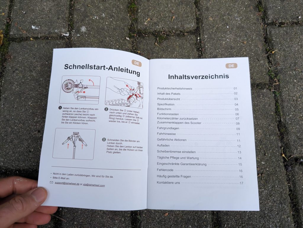 Handbuch des Isinwheel T4 Elektro-Scooters geöffnet