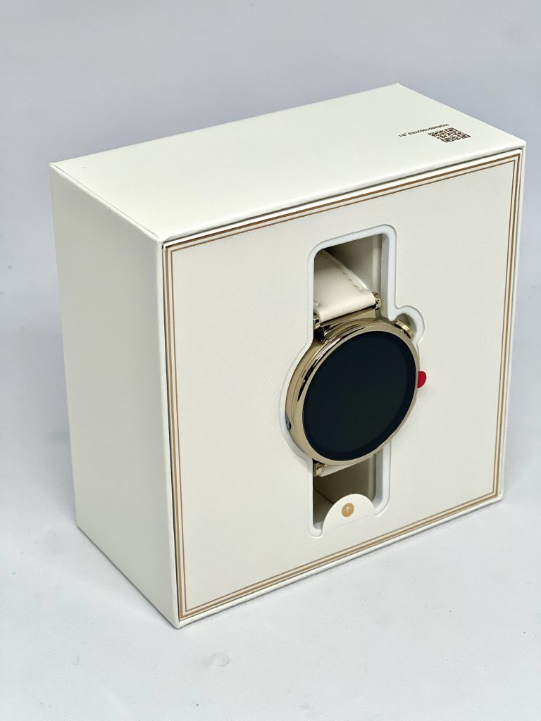 Smartwatch WATCH GT 4 von HUAWEI in der Verpackung