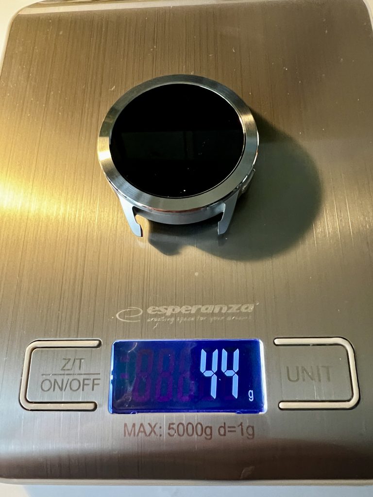 Xiaomi Watch S3 Smartwatch auf der Waage