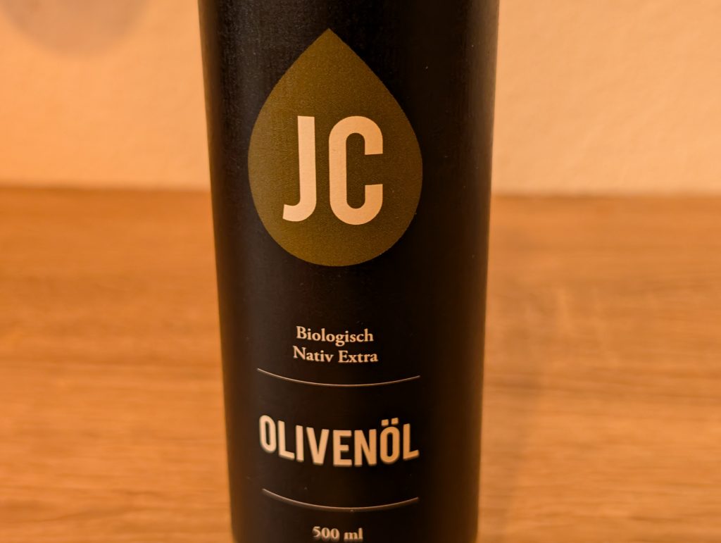 JC Natives Bio-Olivenöl extra Flasche Detail