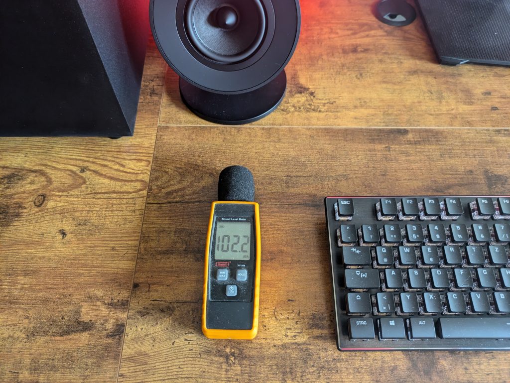 Lautstärke der Razer NOMMO V2 Pro PC-Lautsprecher