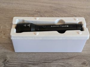 Ledlenser P9R Core LEP Taschenlampe verpackt