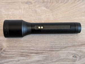 Ledlenser P9R Core LEP Taschenlampe von der Seite