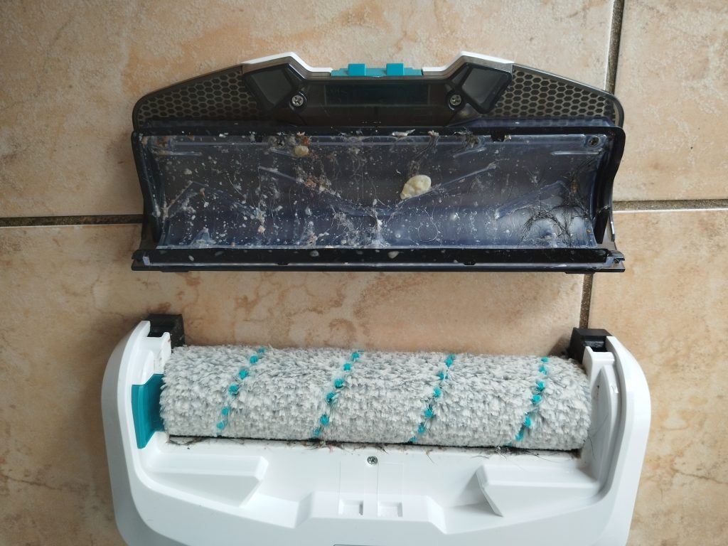 Leifheit-Regulus-Aqua-PowerVac-Pro-2.0-Saugwischer-verschmutzt