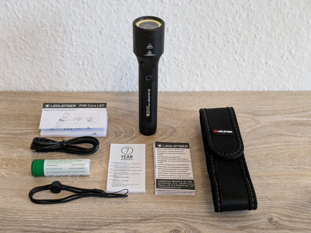 Lieferumfang der Ledlenser P9R Core LEP Taschenlampe