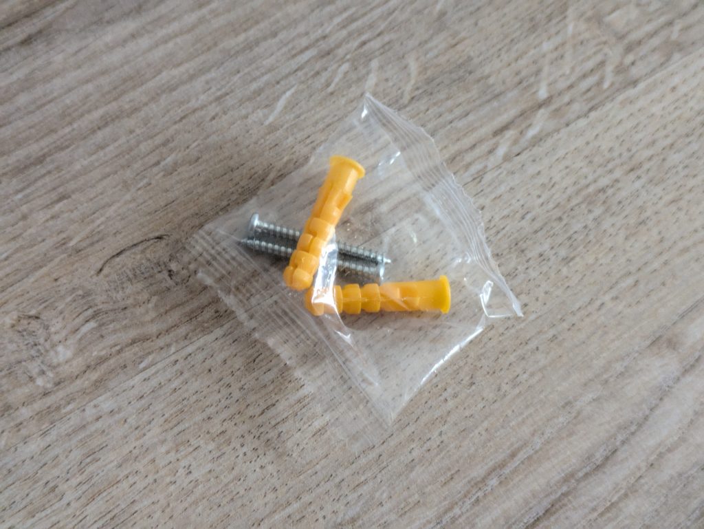 Montagematerial der Tapo C200 Überwachungskamera