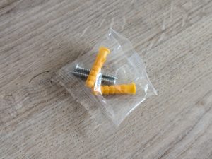 Montagematerial der Tapo C200 Überwachungskamera