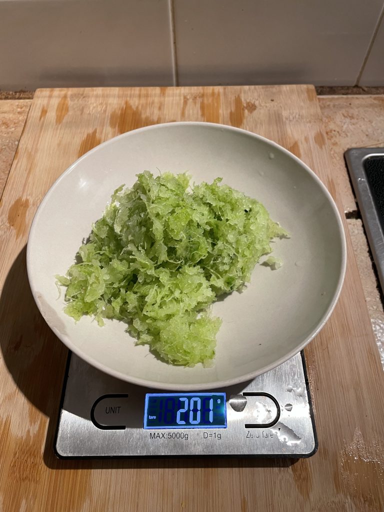 PHILIPS Domestic Appliances HR1889:70 Slow-Juicer Gewicht Sellerietrester
