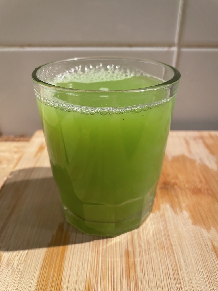 PHILIPS Domestic Appliances HR1889:70 Slow-Juicer Selleriesaft ohne Schaum