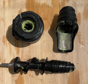 PHILIPS Domestic Appliances HR1889:70 Slow-Juicer Verschmutzung nach dem Entsaften von Stangensellerie