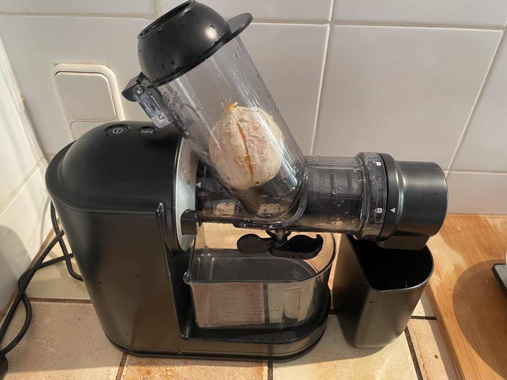 PHILIPS Domestic Appliances HR1889:70 Slow-Juicer eingefüllte Orange