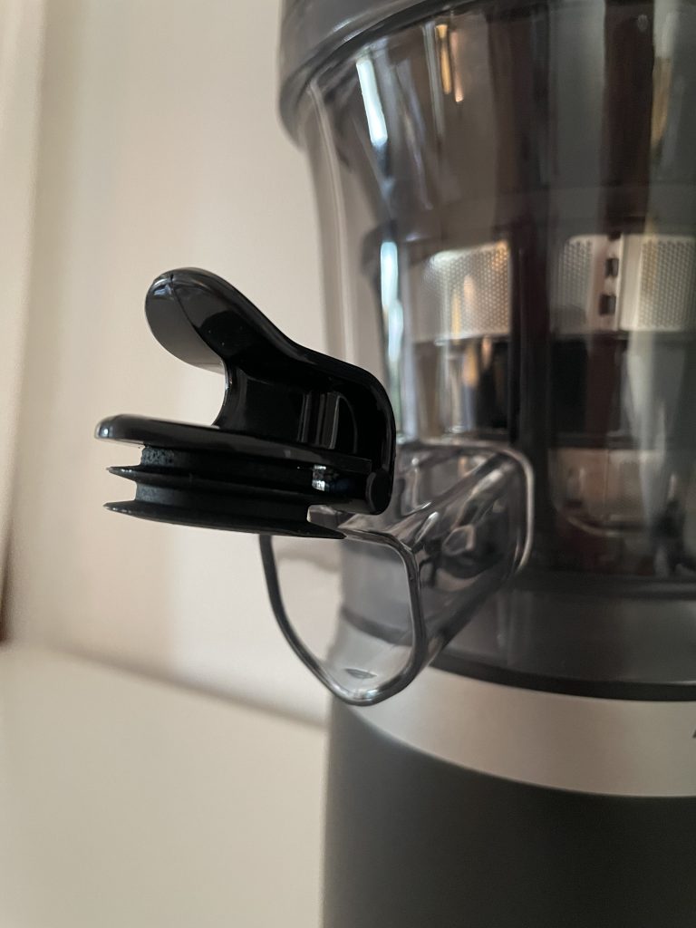 Panasonic MJ-L700KXE Slow-Juicer Nahaufnahme offener Tropf-Stopp