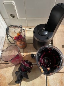 Panasonic MJ-L700KXE Slow-Juicer nach der Verwendung und vor der Reinigung
