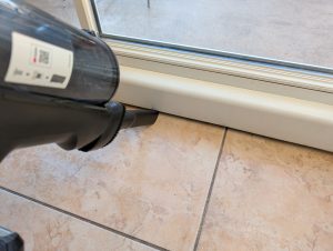 Rowenta X-Force Flex 14.60 Aqua Saugwischer im Einsatz an Kanten