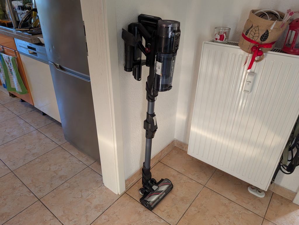 Rowenta X-Force Flex 13.60 Aqua Saugwischer montiert