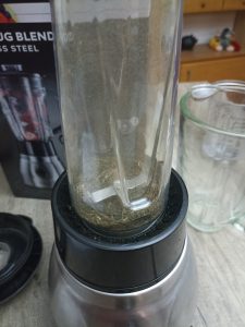 Russell Hobbs 2-in-1 Standmixer, Brennessel fertig zerkleinert