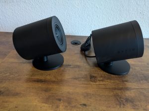 Satelliten der Razer NOMMO V2 Pro PC-Lautsprecher von der Seite (2)