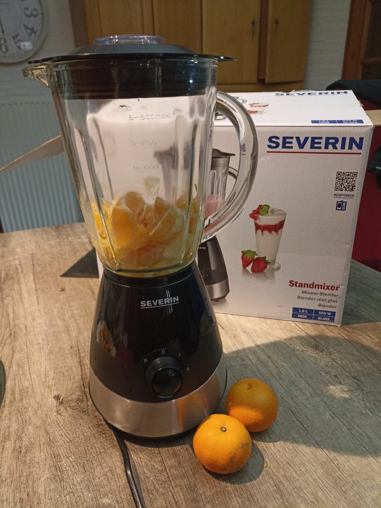 Severin SM 3718 Standmixer, vor der Zubereitung eines Smoothies