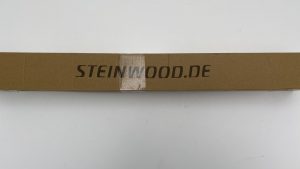 Steinwood Premium Carbon Wanderstöcke Verpackung seitlich