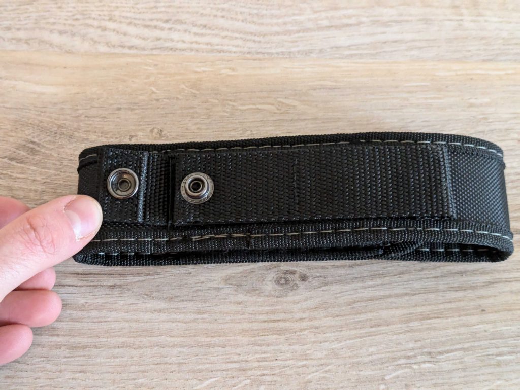 Tasche der Ledlenser P9R Core LEP Taschenlampe, der Verschluss