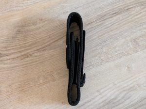 Tasche der Ledlenser P9R Core LEP Taschenlampe von der Seite