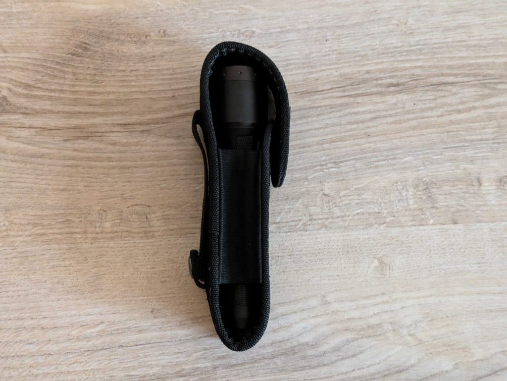Tasche mit Ledlenser P9R Core LEP Taschenlampe (2)