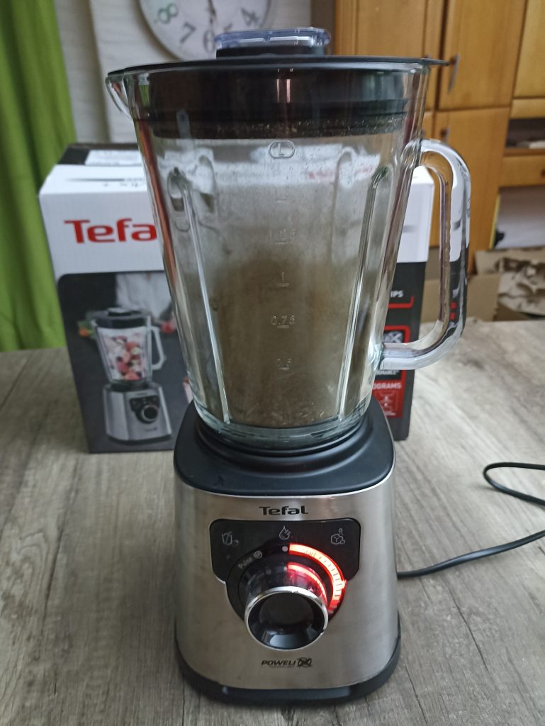 Tefal PerfectMix+ BL82AD Standmixer, Mahlen von Brennesseln