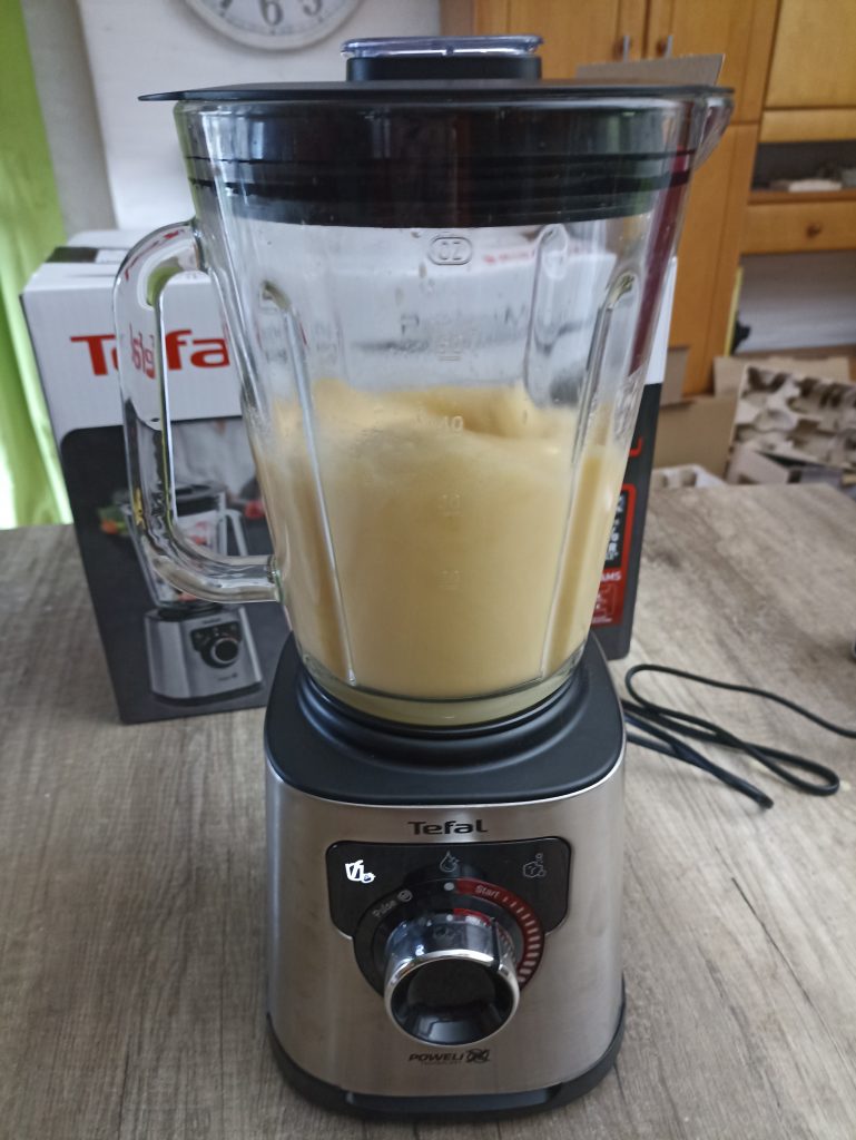 Tefal PerfectMix+ BL82AD Standmixer, Zubereitung von Smoothie