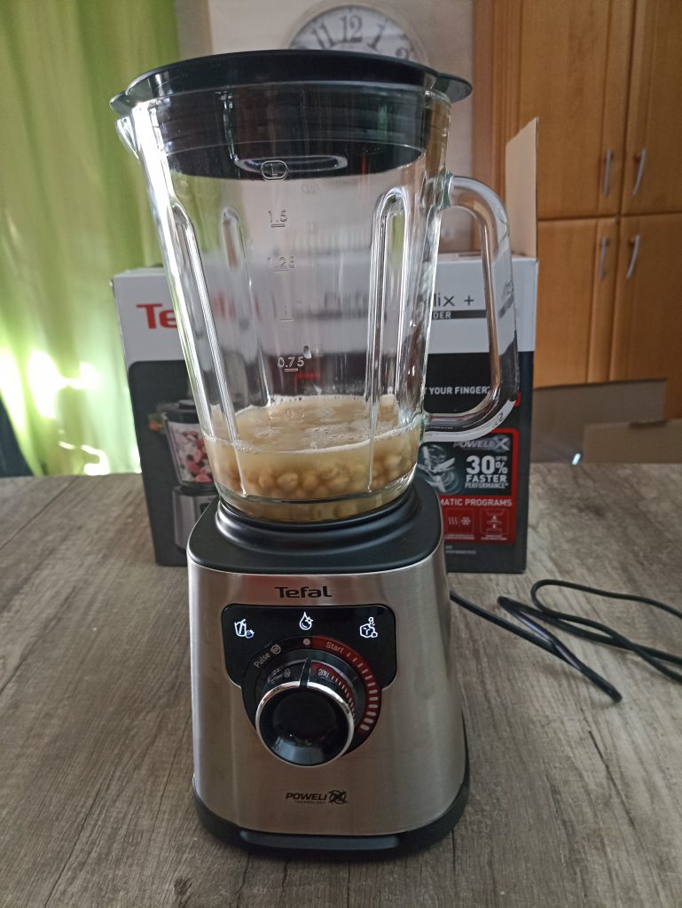 Tefal PerfectMix+ BL82AD Standmixer, eingeweichte Kichererbsen für der Zubereitung von Hummus