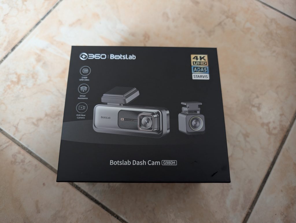 Verpackung der BOTSLAB G980H Dashcam von vorne