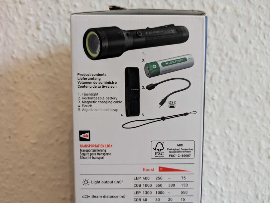 Verpackung der Ledlenser P9R Core LEP Taschenlampe vom nahen
