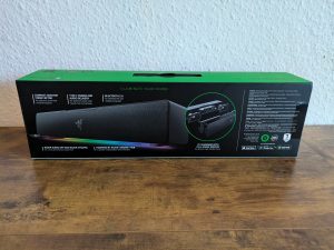 Verpackung der Razer Leviathan V2 X PC-Lautsprecher von hinten