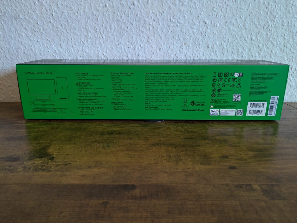 Verpackung der Razer Leviathan V2 X PC-Lautsprecher von unten