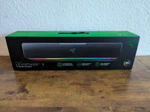 Verpackung der Razer Leviathan V2 X PC-Lautsprecher von vorne
