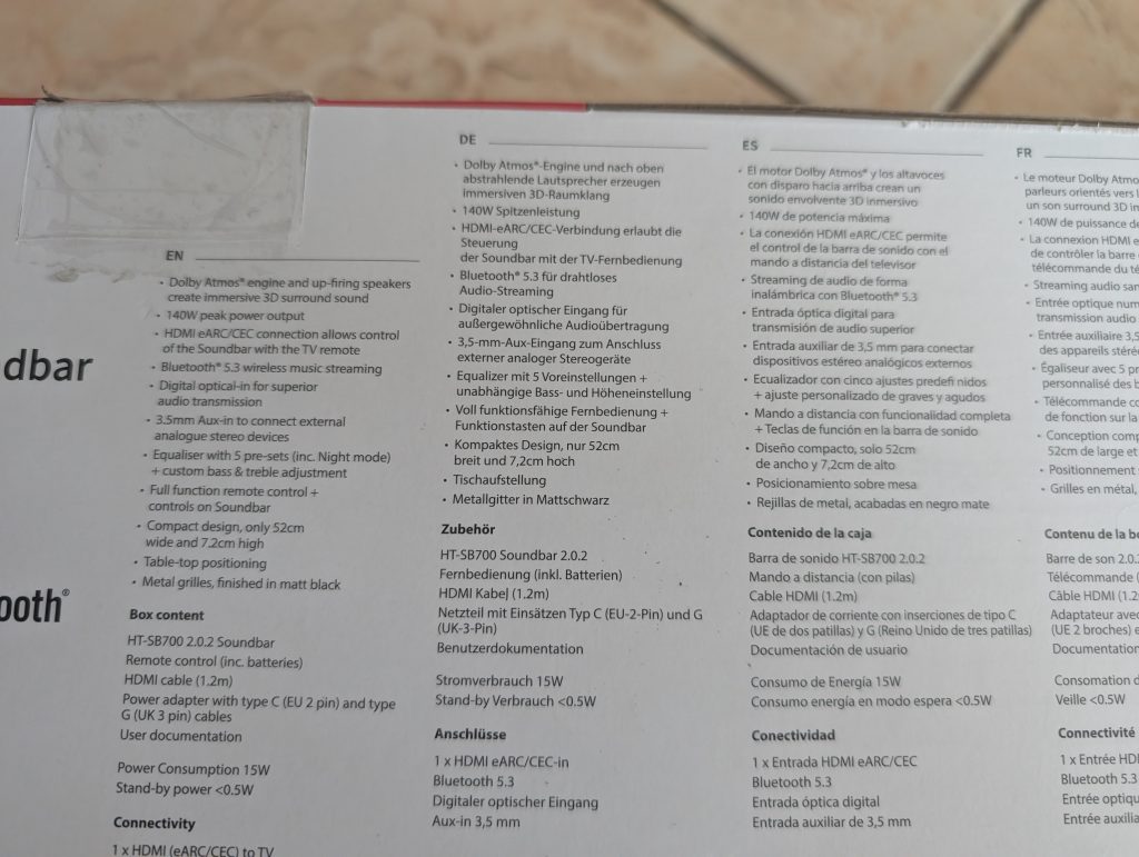 Verpackung der SHARP HT SB700 Soundbar von hinten in der Nahansicht