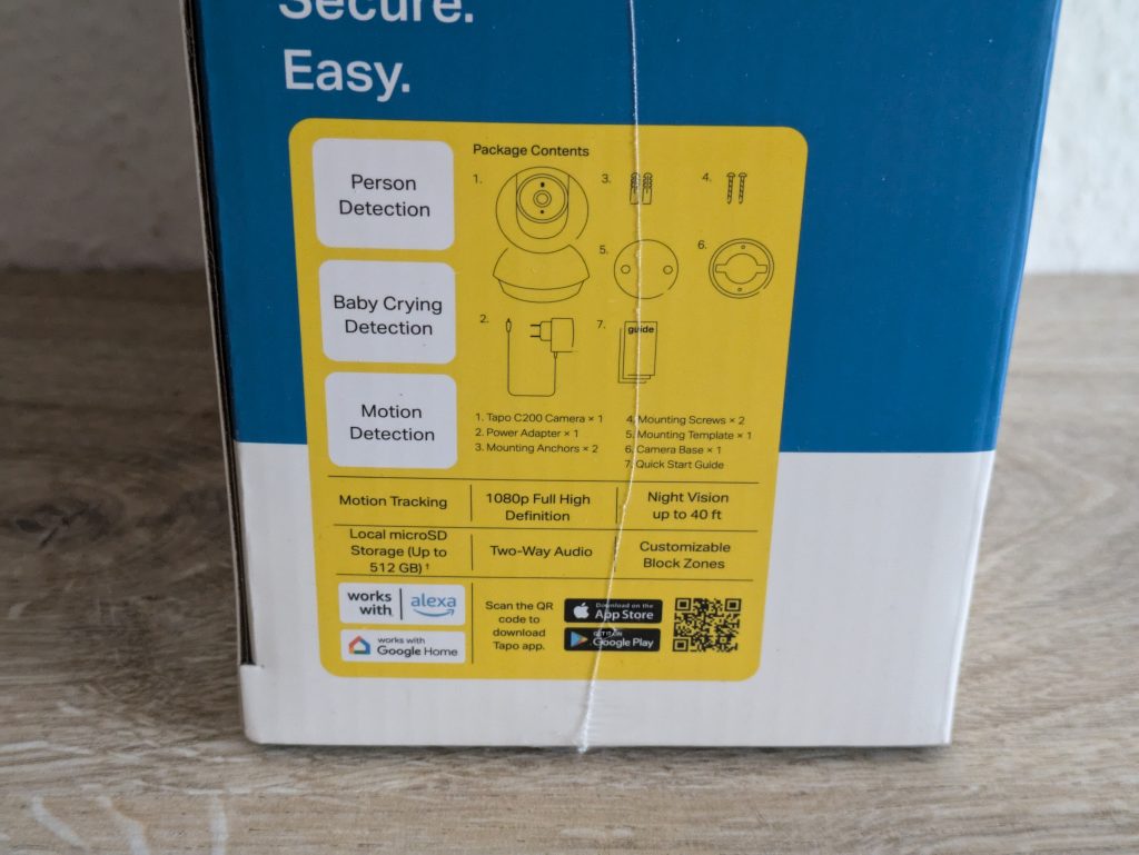 Verpackung der Tapo C200 Überwachungskamera von Rechts in der Nahansicht