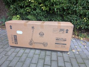 Verpackung des Isinwheel T4 Elektro-Scooters