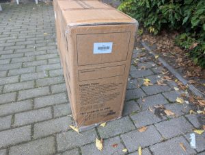 Verpackung des Isinwheel T4 Elektro-Scooters von der Seite