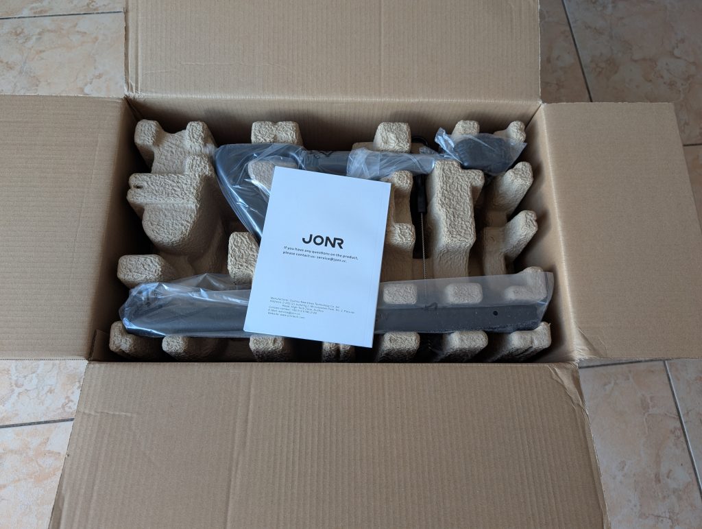 Verpackung des JONR ED12 Saugwischers geöffnet