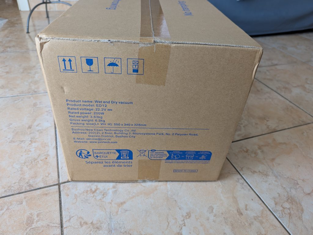 Verpackung des JONR ED12 Saugwischers von der Seite