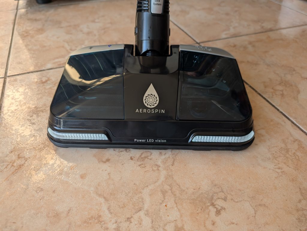 Wasseraufsatz des Rowenta X-Force Flex 14.60 Aqua Saugwischers von vorne
