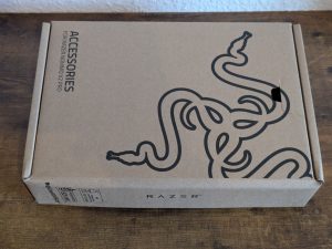Zubehörverpackung der Razer NOMMO V2 Pro PC-Lautsprecher