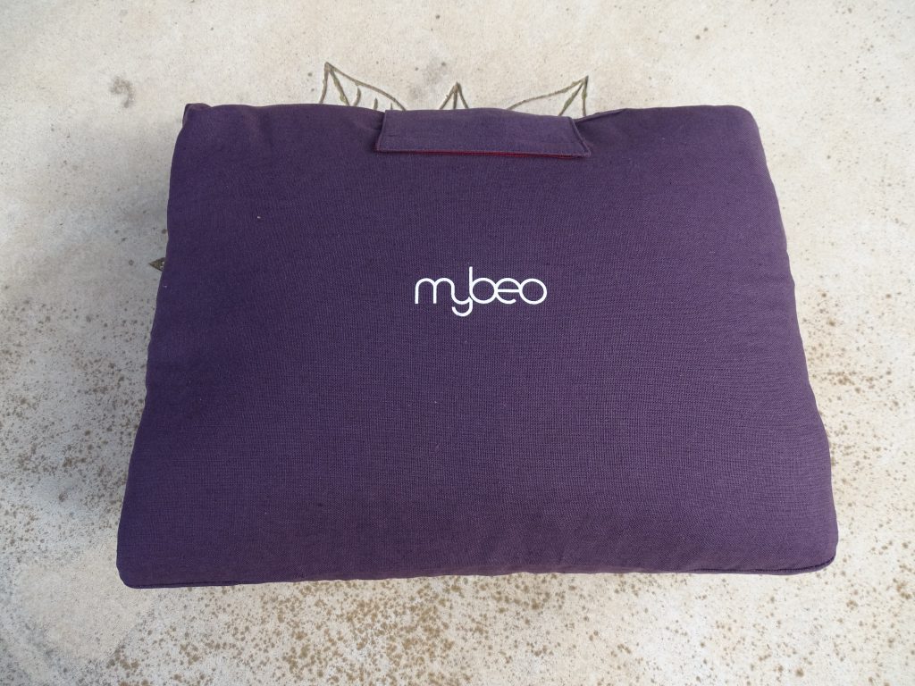 mybeo Akupressurmatte ausgepackt in Tasche