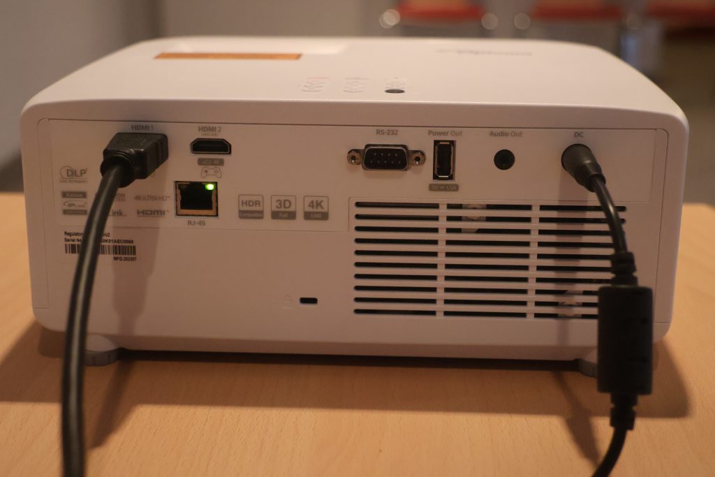 Optoma UHZ66 Beamer Rückseite
