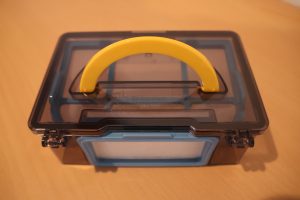 Zaco V5x Staubsauger-Roboter Schmutzbehälter ausgebaut