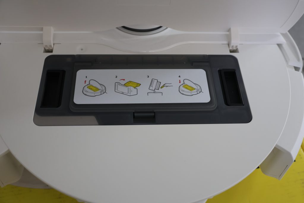 Kärcher RCV 5 Staubsauger-Roboter Staubbehälter Klappe am Roboter