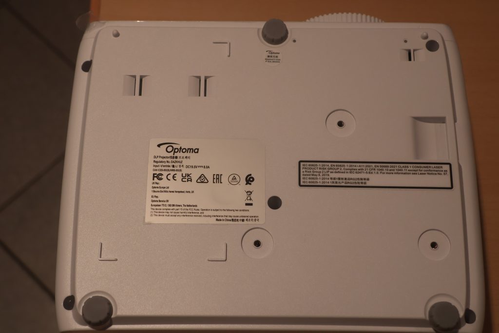 Optoma UHZ66 Beamer Rückseite