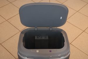 Narwal Freo Z Ultra Staubsauger-Roboter Station offen